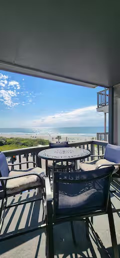 Oceanfront balcony seating